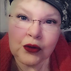 Meet your Posher, Lynda